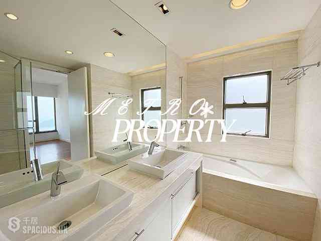 The Peak - Mount Austin Estate 10