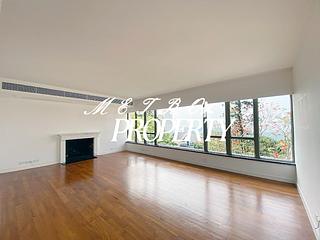 The Peak - Mount Austin Estate 13