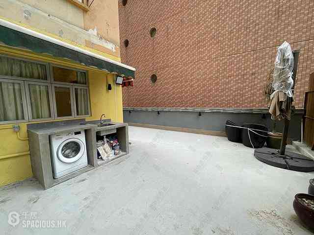 Wan Chai - Pao Woo Mansion 03