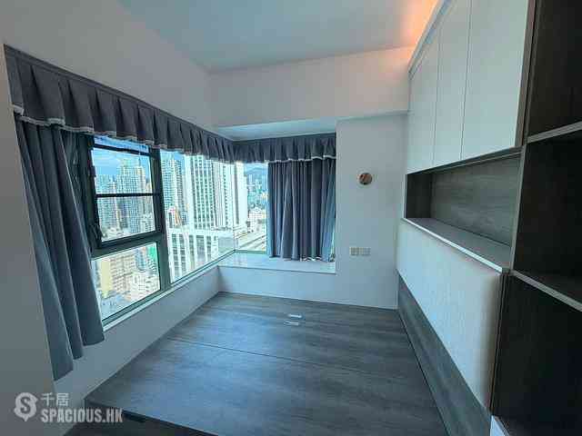 Wan Chai - Royal Court 05