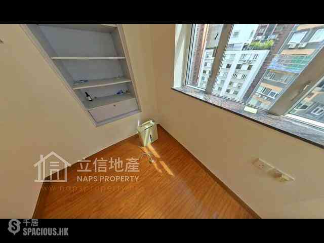 Mid Levels Central - Woodlands Court 05