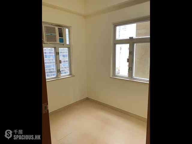 Wan Chai - Ying King Building (Mansion) 07