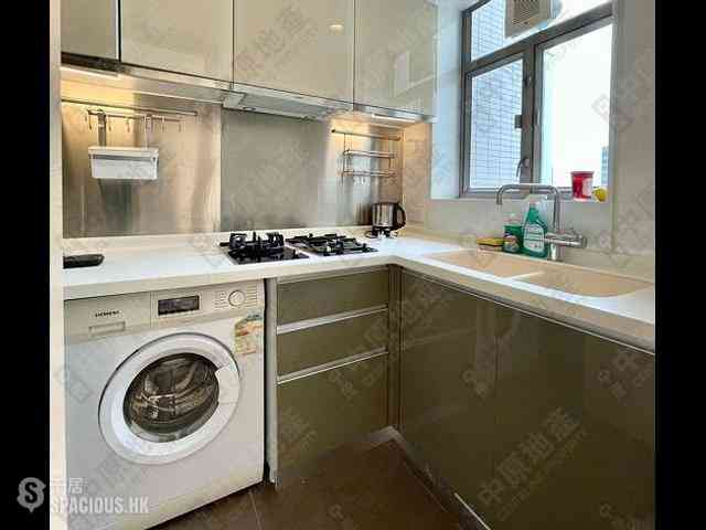 Sai Ying Pun - Island Crest Block 1 05