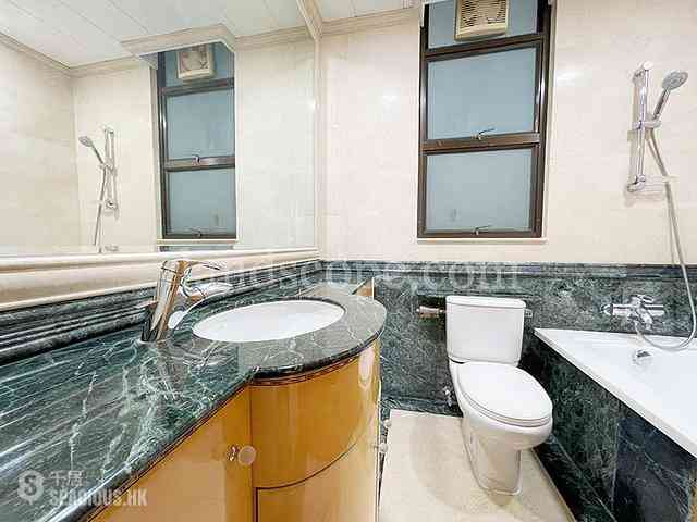 Mid Levels Central - Fairlane Tower 07