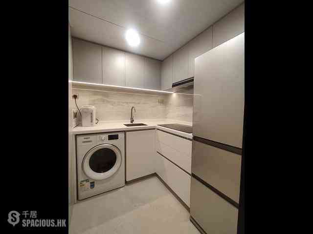 Wan Chai - Convention Plaza Apartments 04