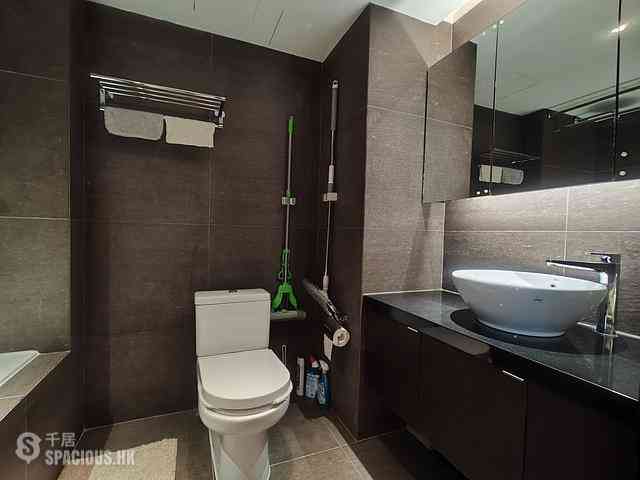 Wan Chai - Convention Plaza Apartments 07