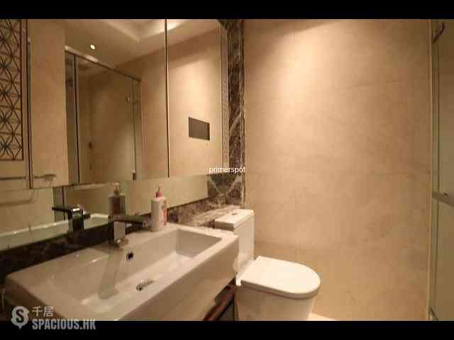 Wan Chai - The Avenue Phase 2 03