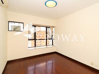 Mid Levels Central - Elegant Terrace 05