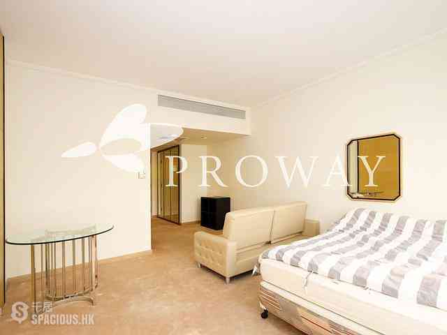 Wan Chai - Convention Plaza Apartments 05