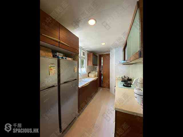 Pok Fu Lam - Villas Sorrento 04
