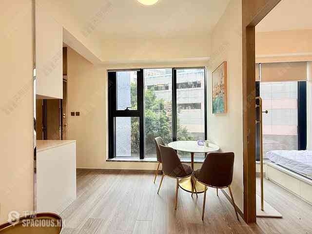Sai Ying Pun - The Queens 03
