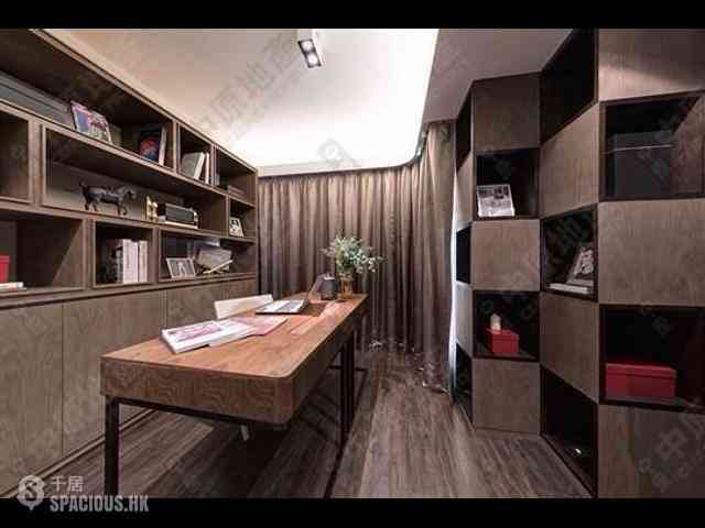 Soho - Centrestage 05
