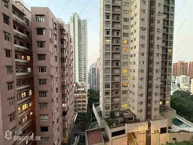Mid Levels West - Scenic Garden 09