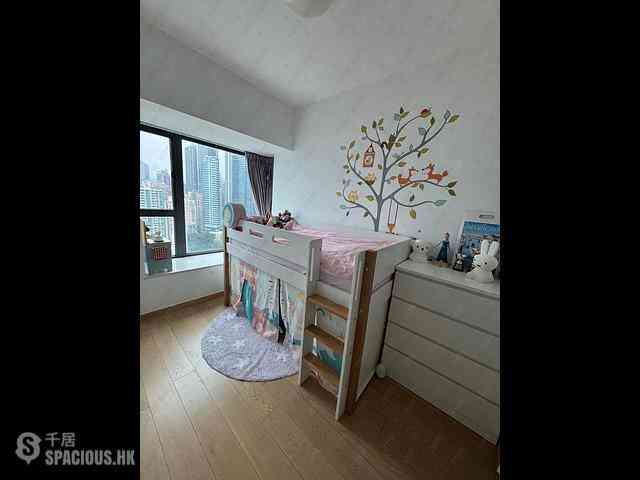 Sai Ying Pun - Centre Place 04