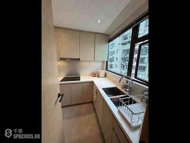 Sai Ying Pun - Centre Place 05