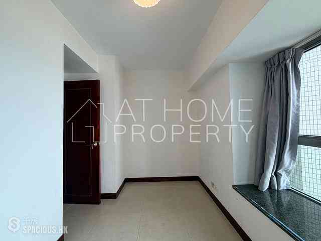 Kennedy Town - The Merton 04