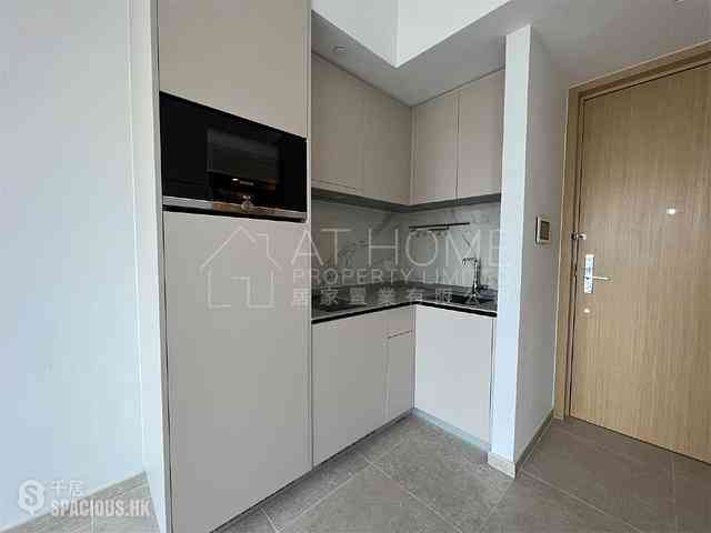 Sai Ying Pun - No.8 Hing Hon Road (Resiglow-Bonham) 04