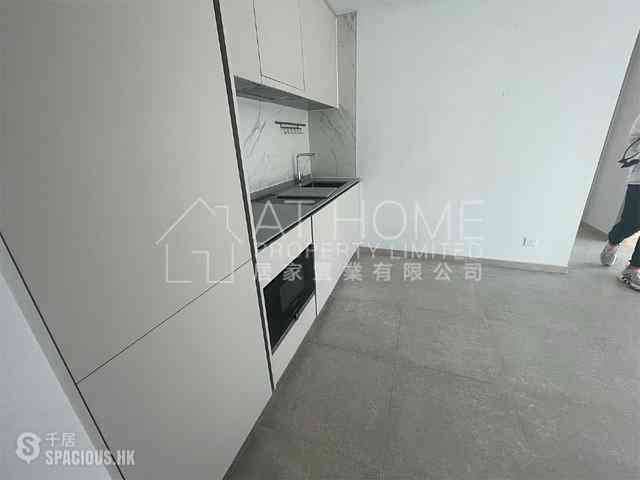 Sai Ying Pun - No.8 Hing Hon Road (Resiglow-Bonham) 05