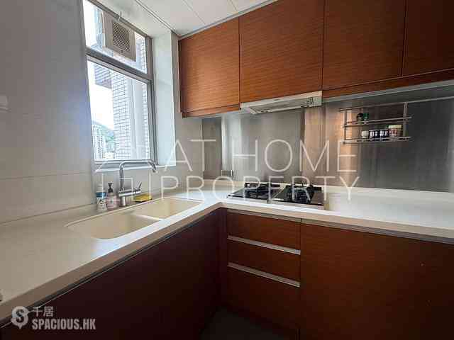 Sai Ying Pun - Island Crest 06