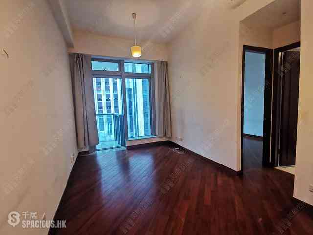 Wan Chai - The Avenue Phase 2 Block 2 01