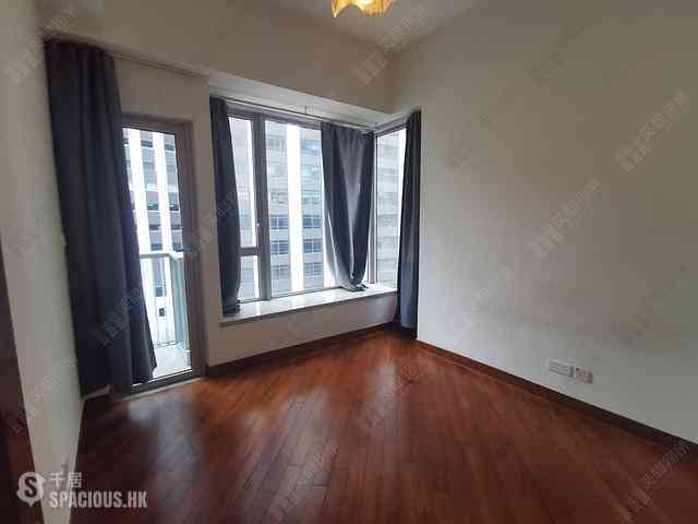 Wan Chai - The Avenue Phase 2 Block 2 05