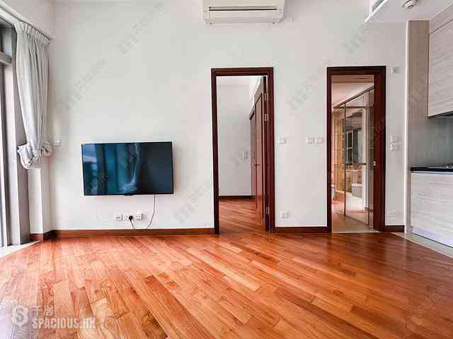 Wan Chai - The Avenue Phase 2 Block 3 04