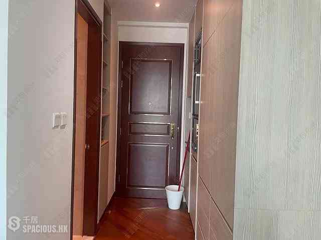 Wan Chai - The Avenue Phase 2 Block 2 05