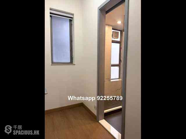 Sai Ying Pun - Island Crest 06