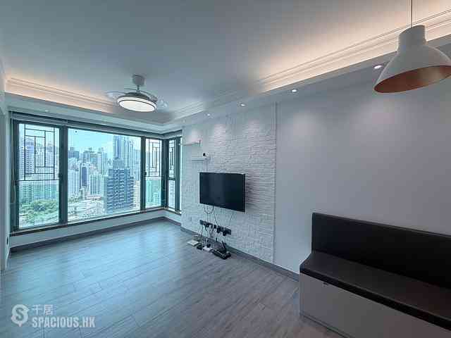 Sheung Wan - Queen's Terrace 01