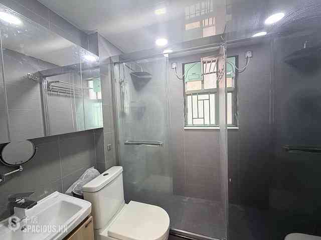 Sheung Wan - Queen's Terrace 06