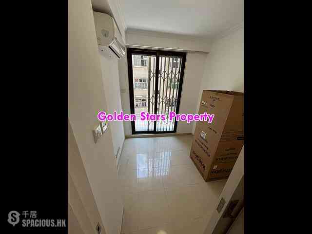 Sai Ying Pun - Fook Moon Building 04