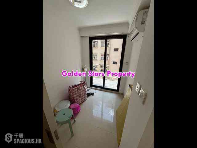 Sai Ying Pun - Fook Moon Building 03