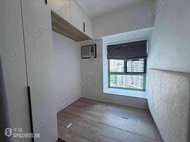 Wan Chai - Royal Court 04