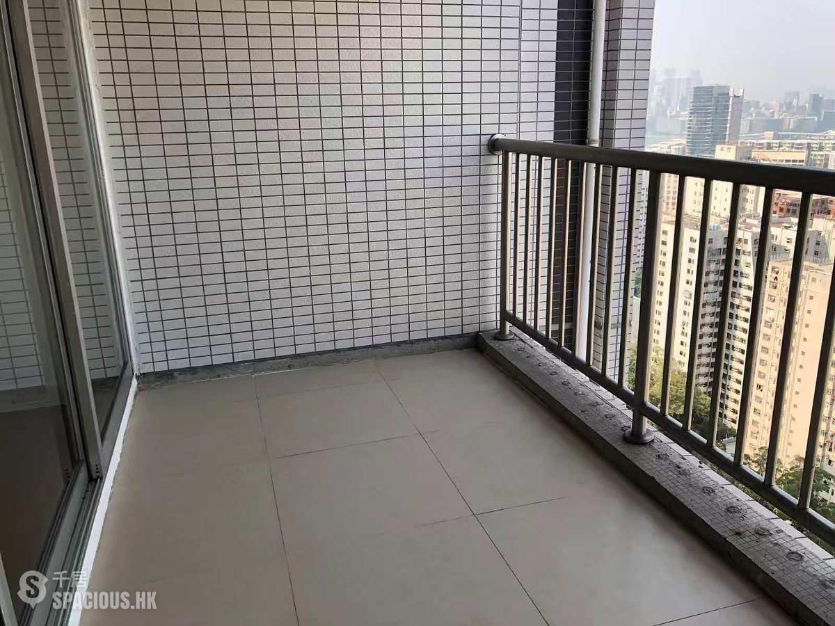 Braemar Hill - Sky Scraper 01
