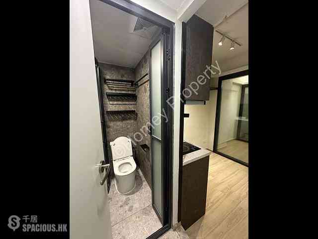 Sheung Wan - 114, Des Voeux Road West 05