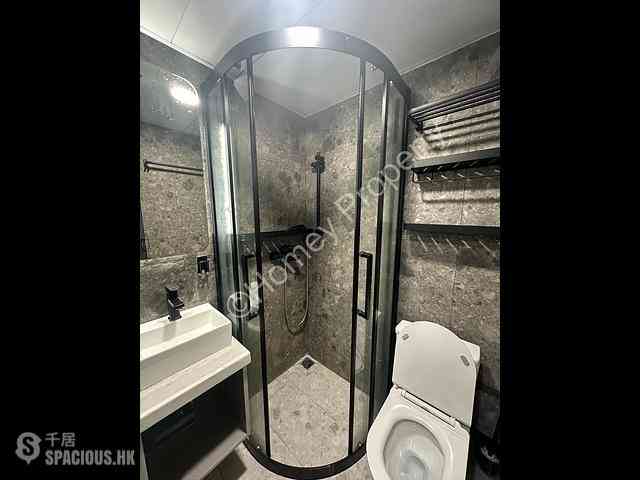 Sheung Wan - 114, Des Voeux Road West 06