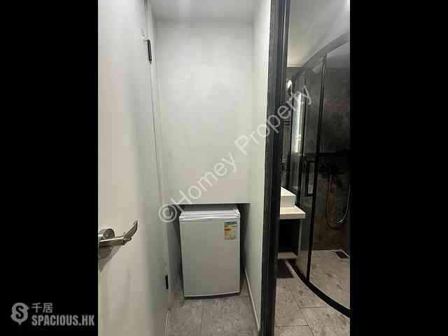 Sheung Wan - 114, Des Voeux Road West 07