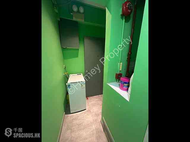 Sheung Wan - 114, Des Voeux Road West 08