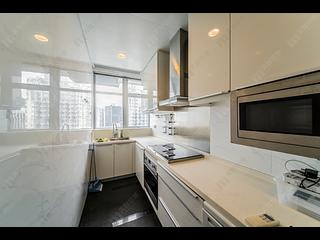 Wan Chai - J Residence 09