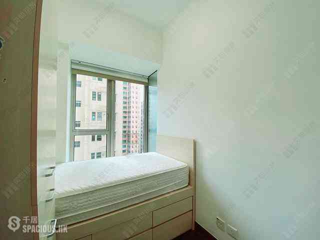 Wan Chai - The Avenue 09