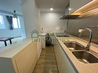 Sai Ying Pun - Sun Luen Building 07