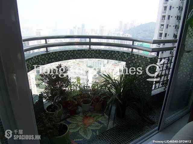 Happy Valley - Beverly Hill 02