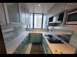 West Kowloon - The Harbourside Block 1 02