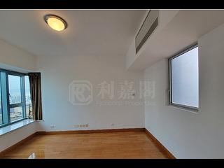 West Kowloon - The Harbourside Block 1 09