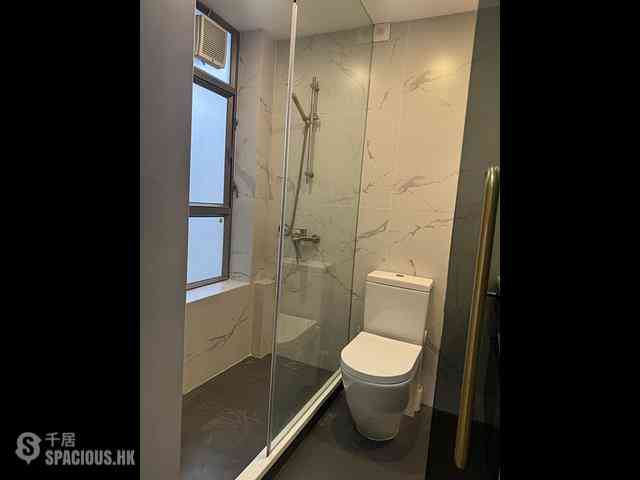 Sai Ying Pun - Island Crest Block 2 07