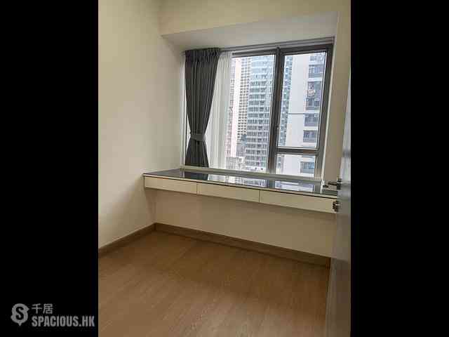 Sai Ying Pun - Island Crest Block 2 04