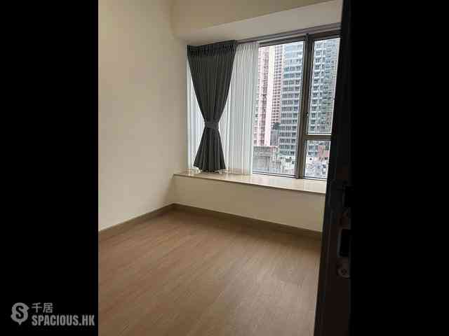 Sai Ying Pun - Island Crest Block 2 06