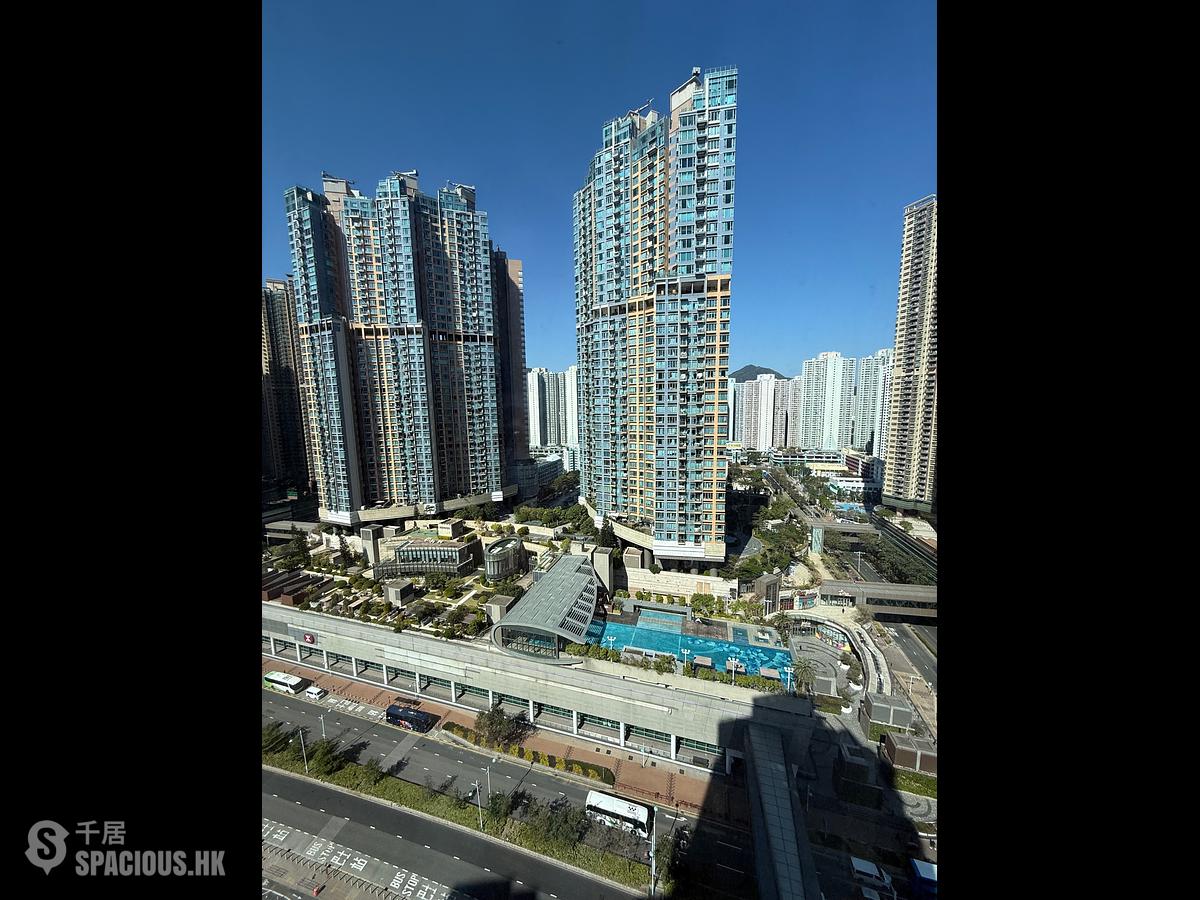 Tseung Kwan O - The Wings II 01