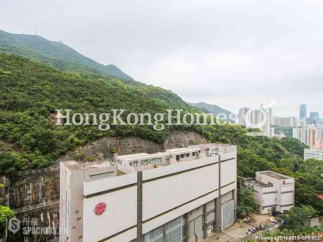 Shau Kei Wan - Island Garden 01