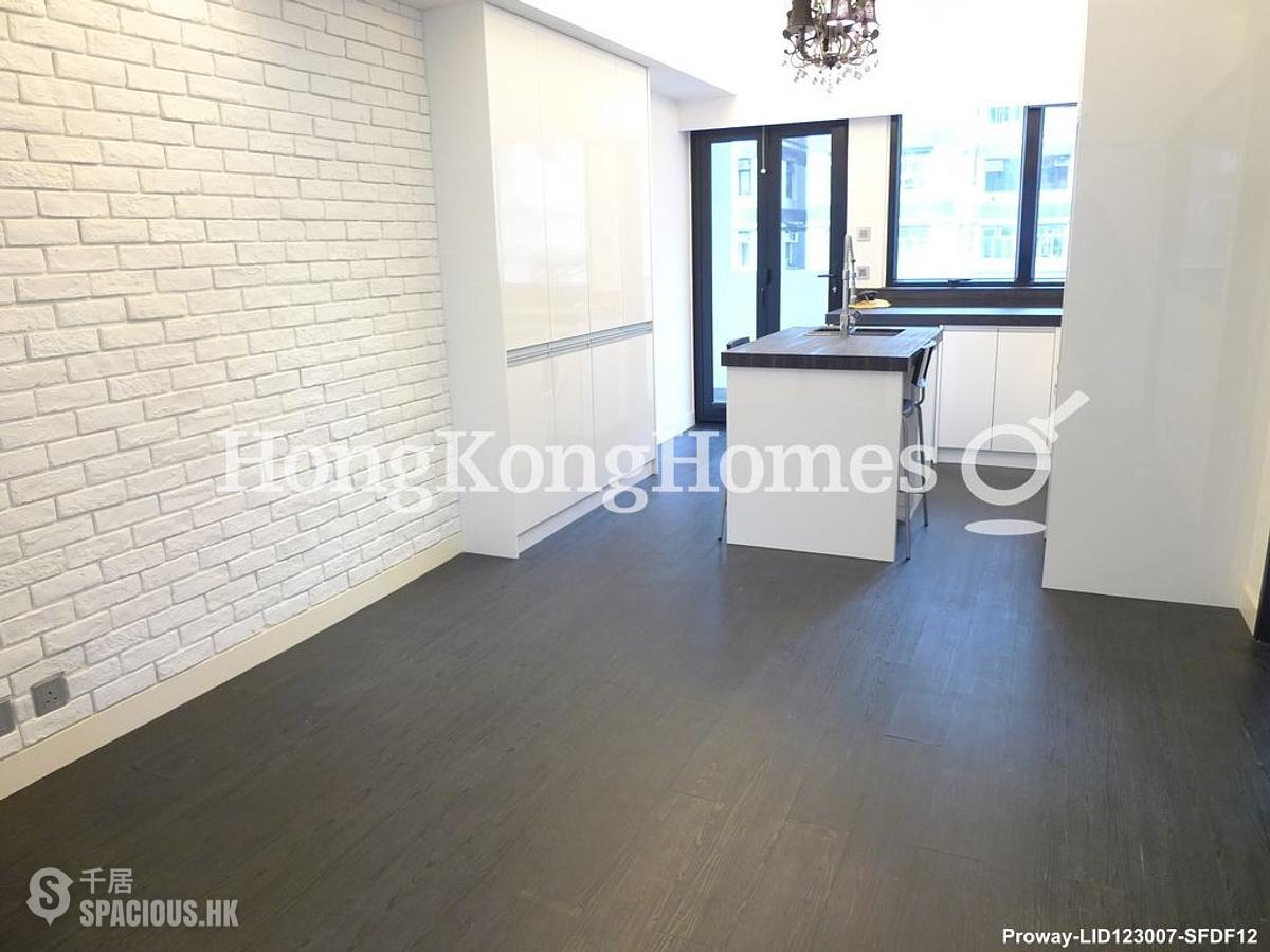 Wan Chai - Wai Cheong Building 01